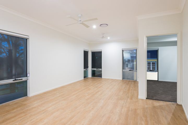 Redcliffe, photo 6 of 15